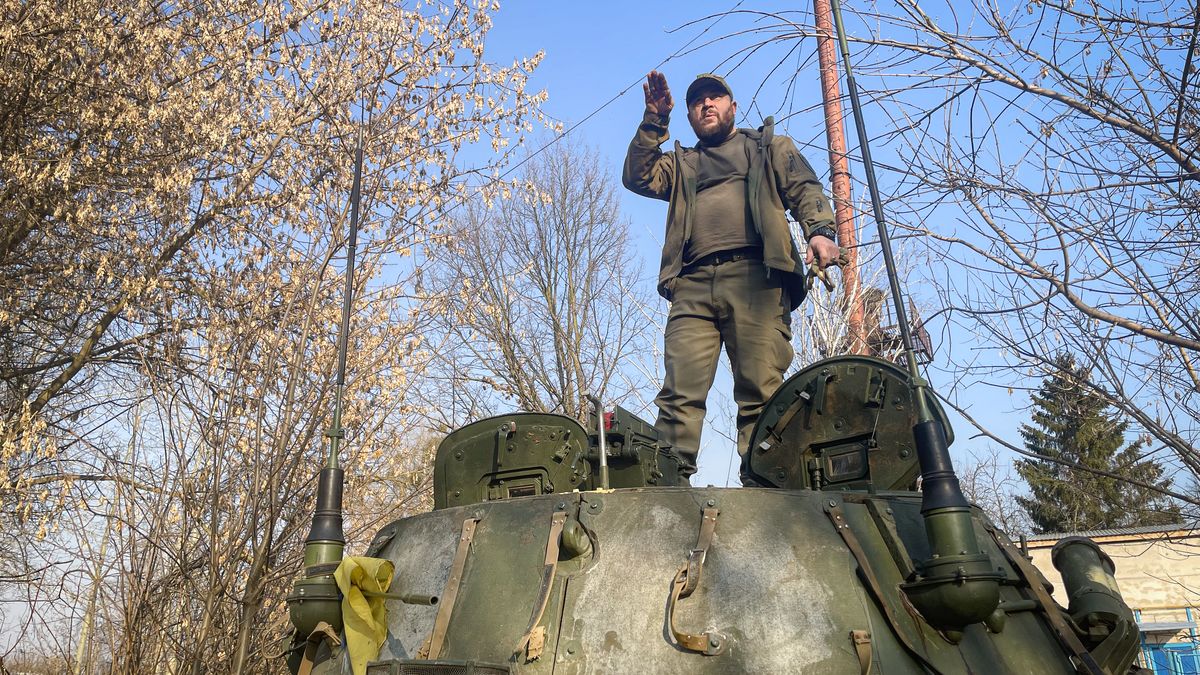 Reportáž: S obávaným ukrajinským plukem v první linii